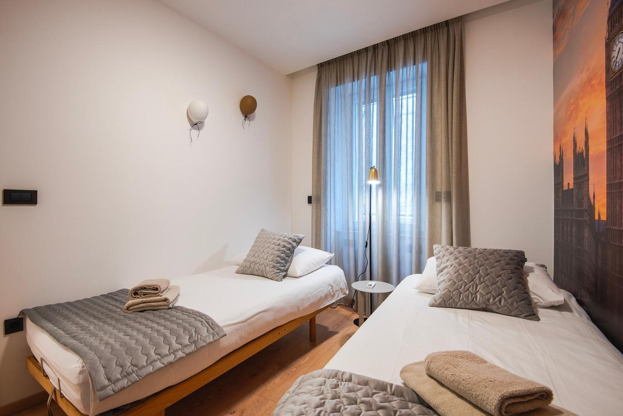 Arta Apartments City Center - With Private Parking Pula Room photo